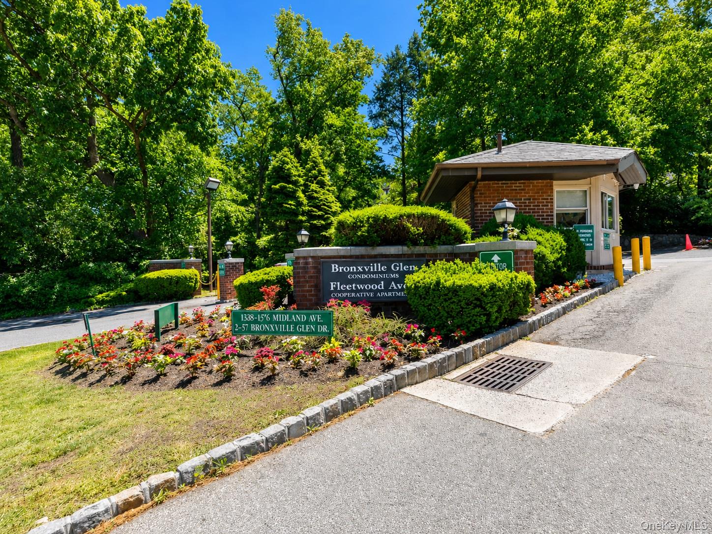 Welcome to this peaceful, serene, sunlit one bedroom in desirable Flee...