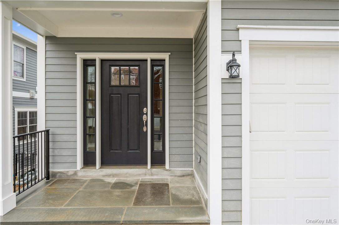 Bright & Spacious 4 bedroom 3.1 bath duplex located in the heart of Ha...