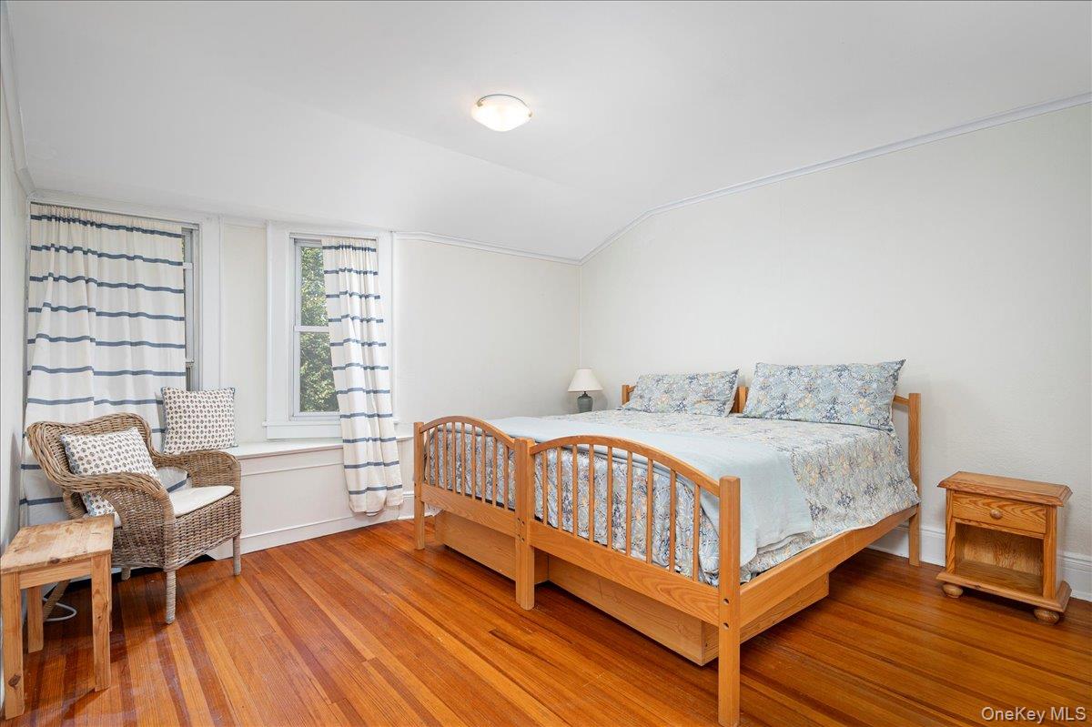 Photo 4 of this property