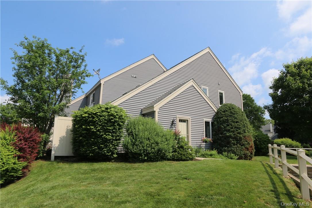 Light-Filled End Unit Rental in Sought-After Chapel Hill

Welcome to t...