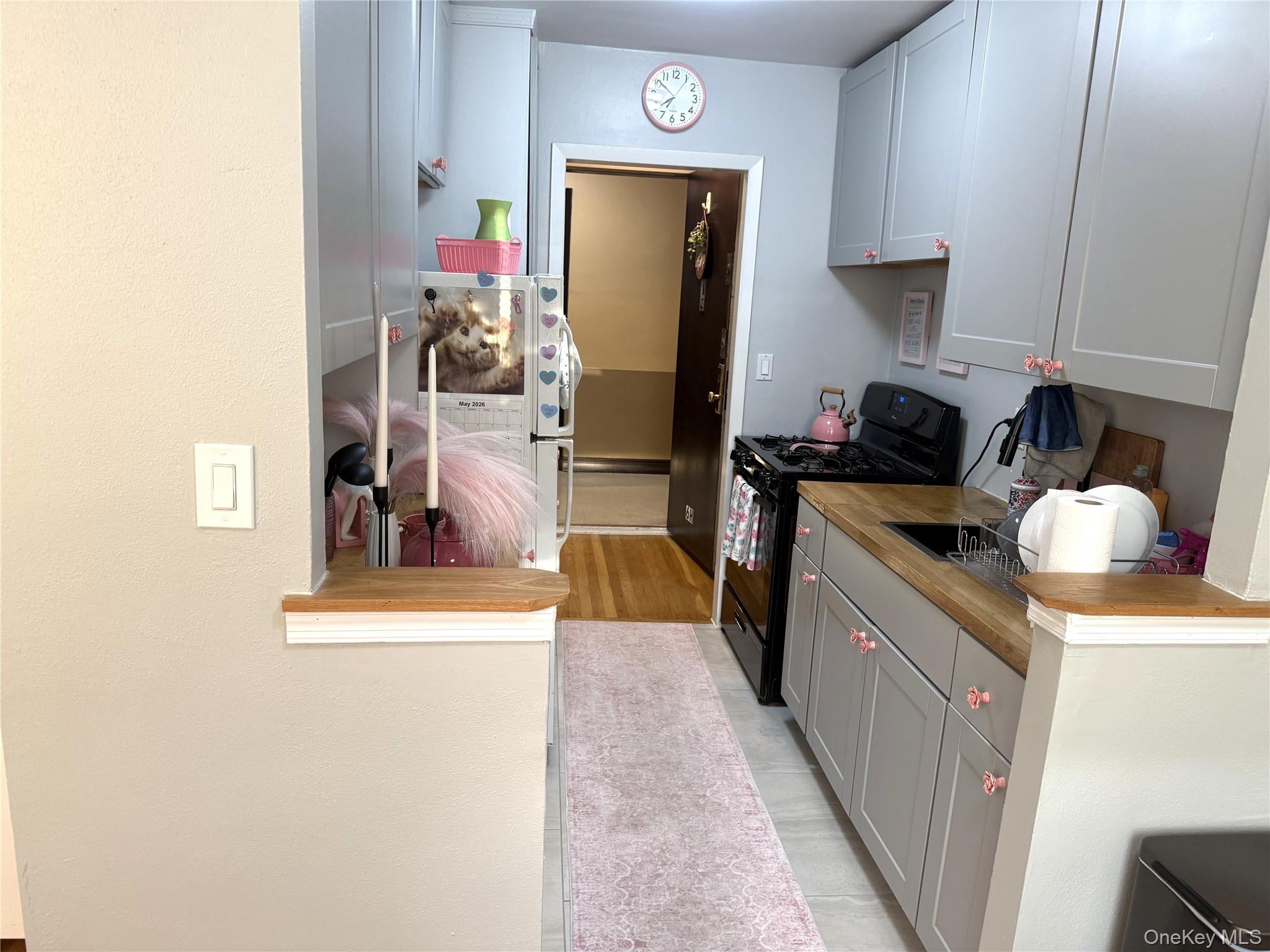 Photo 4 of this property