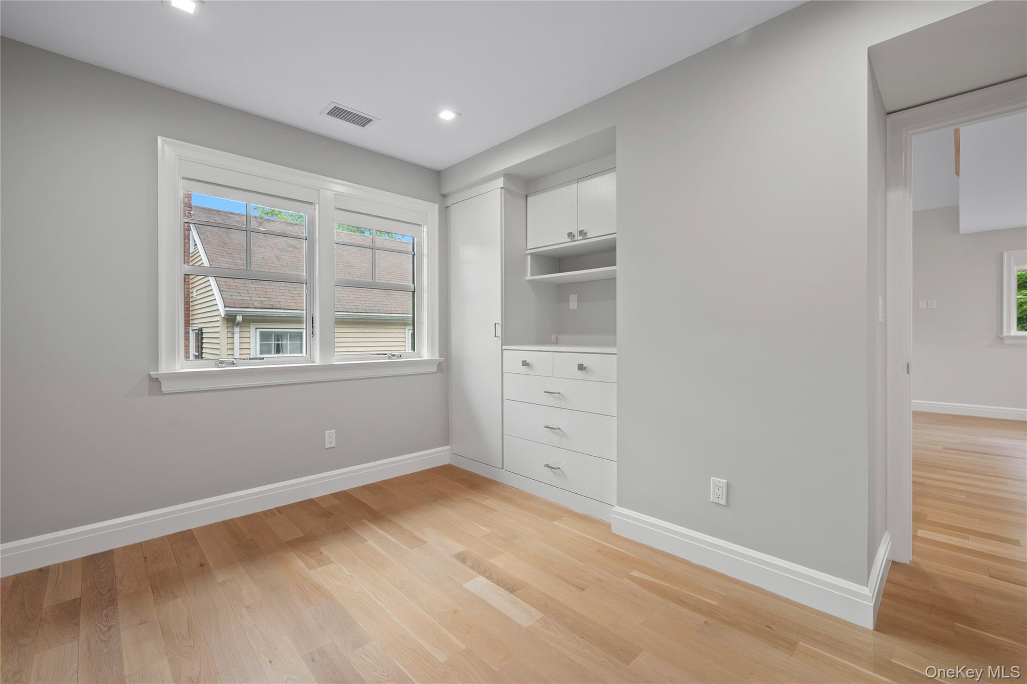 Photo 4 of this property