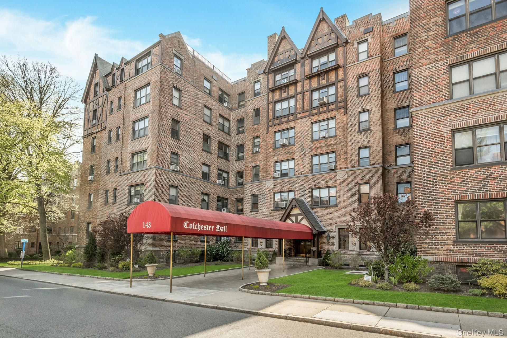 Bright and beautifully maintained, this 1-bedroom, 1-bath home offers...