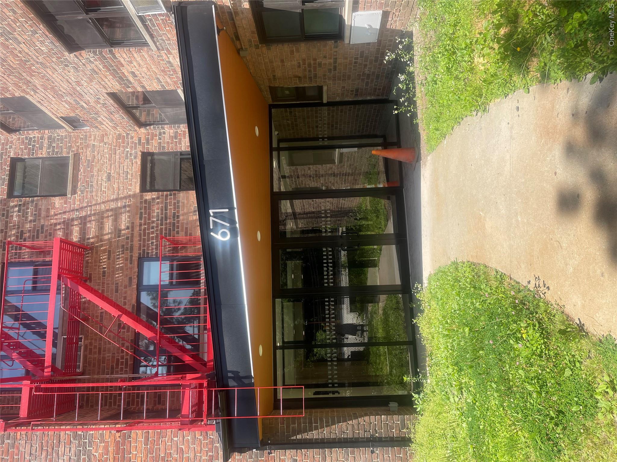 Completely Renovated Unit in the beautiful Mona Lisa Building. Bright...