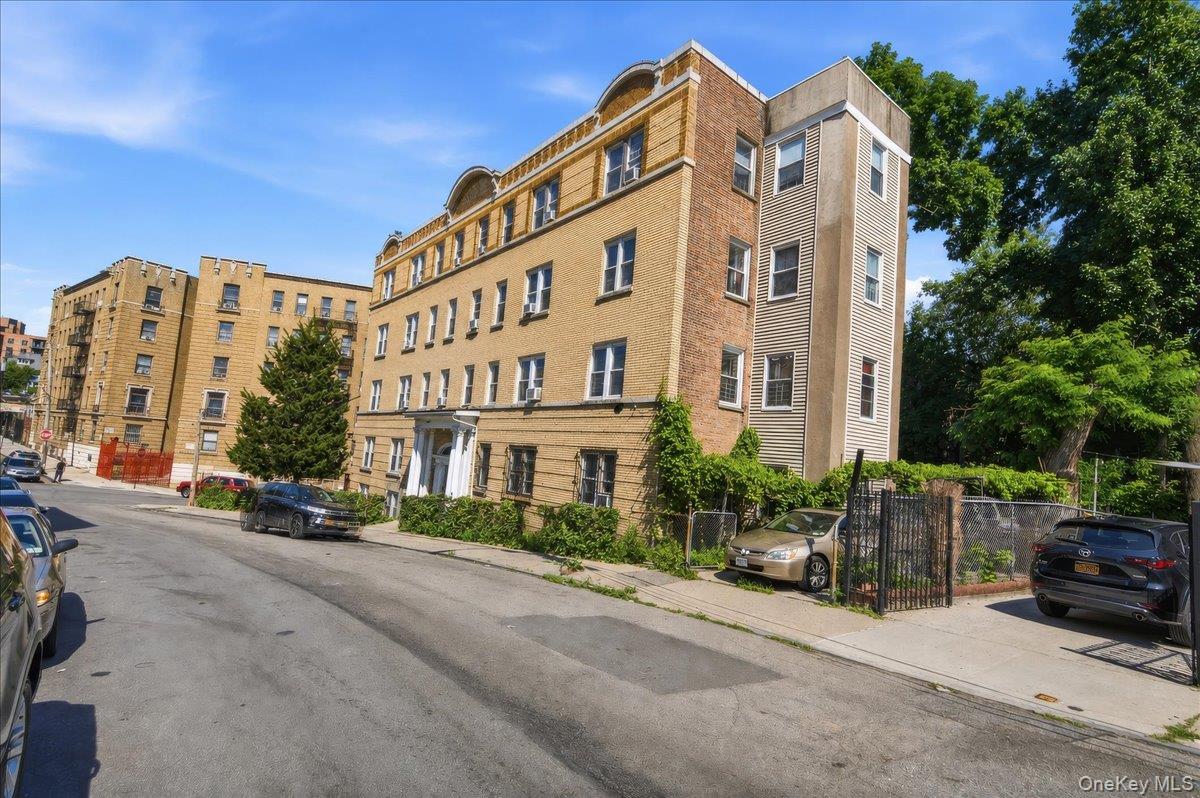 Photo 4 of this property