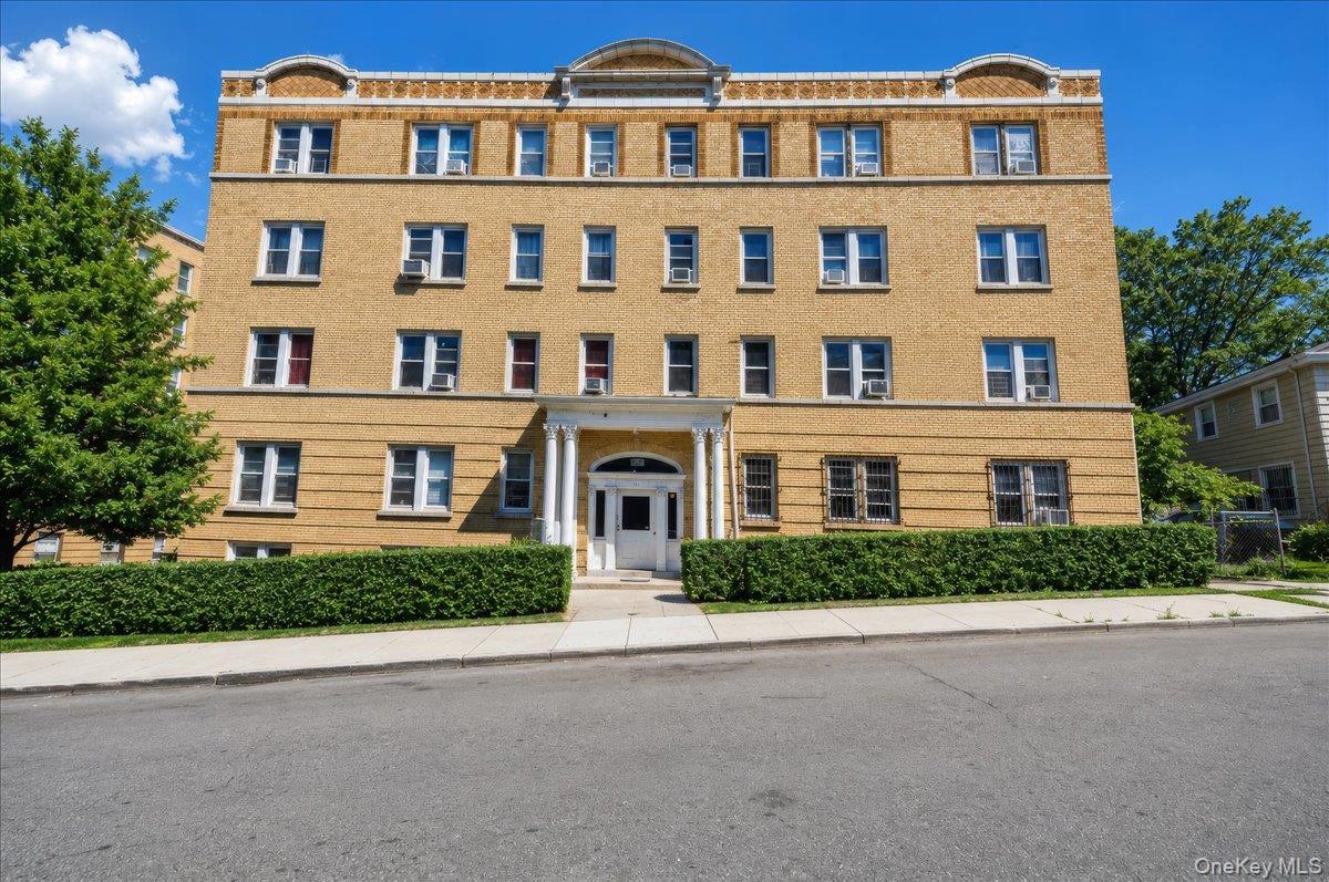 An outstanding opportunity to acquire a well-maintained 9-family brick...