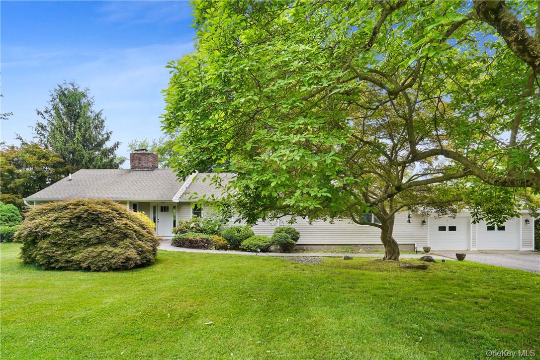 Experience the perfect blend of space, comfort, and convenience at thi...