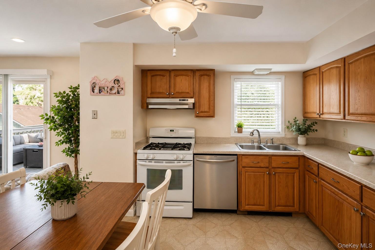 Photo 4 of this property