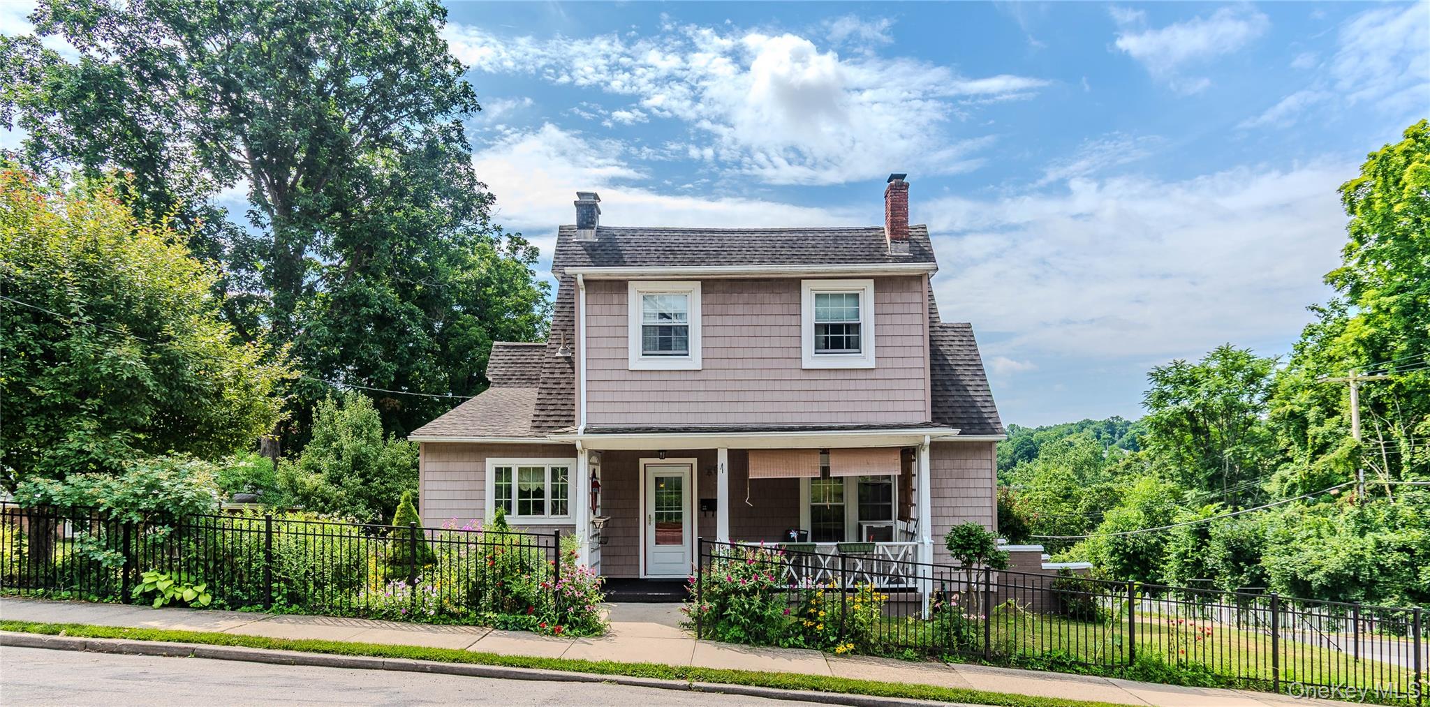 Photo 4 of this property