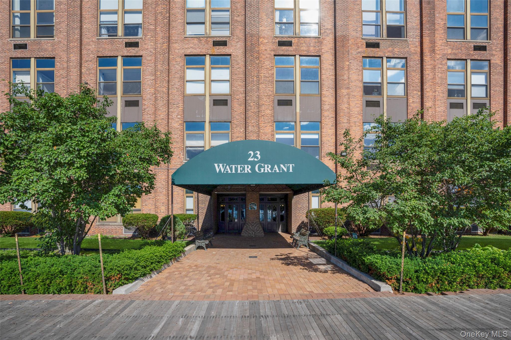 Rare opportunity to own a spacious duplex condo along the scenic Yonke...
