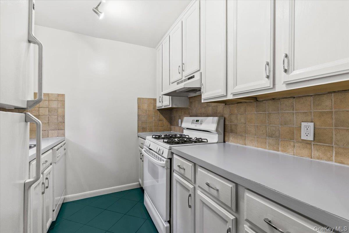 Photo 6 of this property