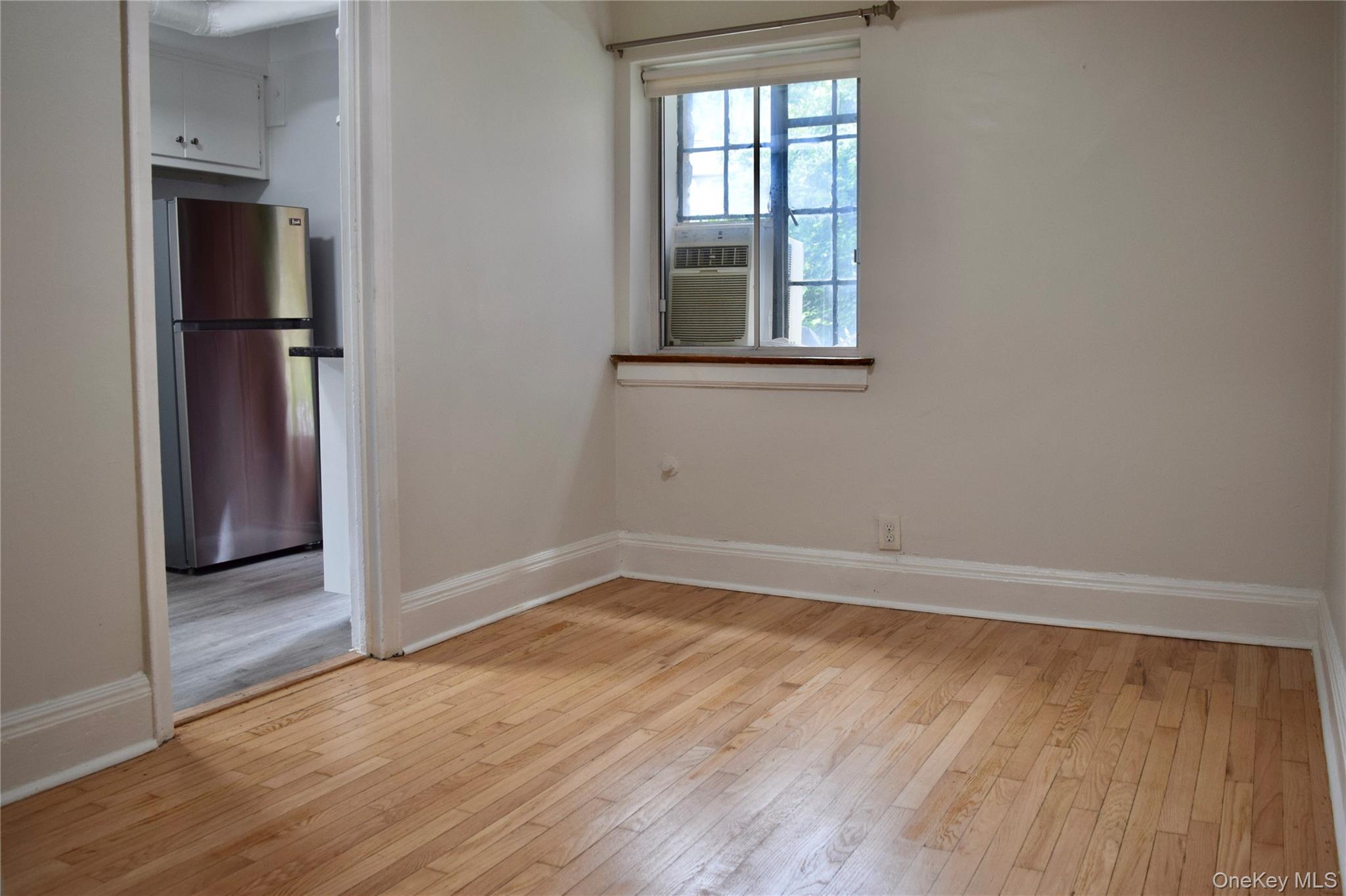 Photo 4 of this property