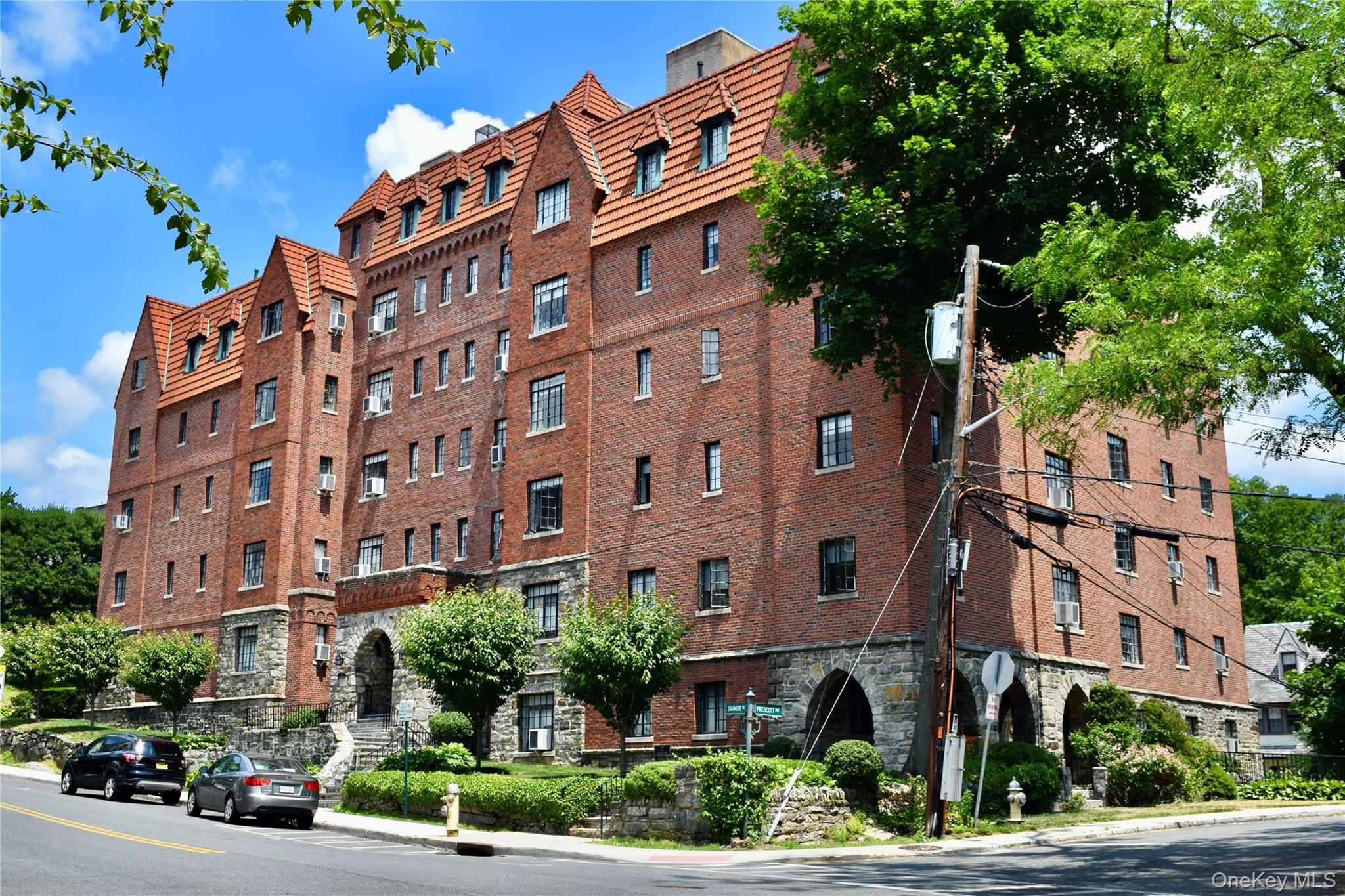 Bronxville Schools one bedroom, one bath basement level, garden apartm...