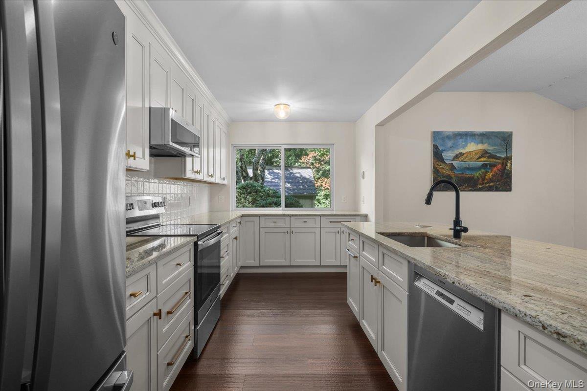 Photo 4 of this property