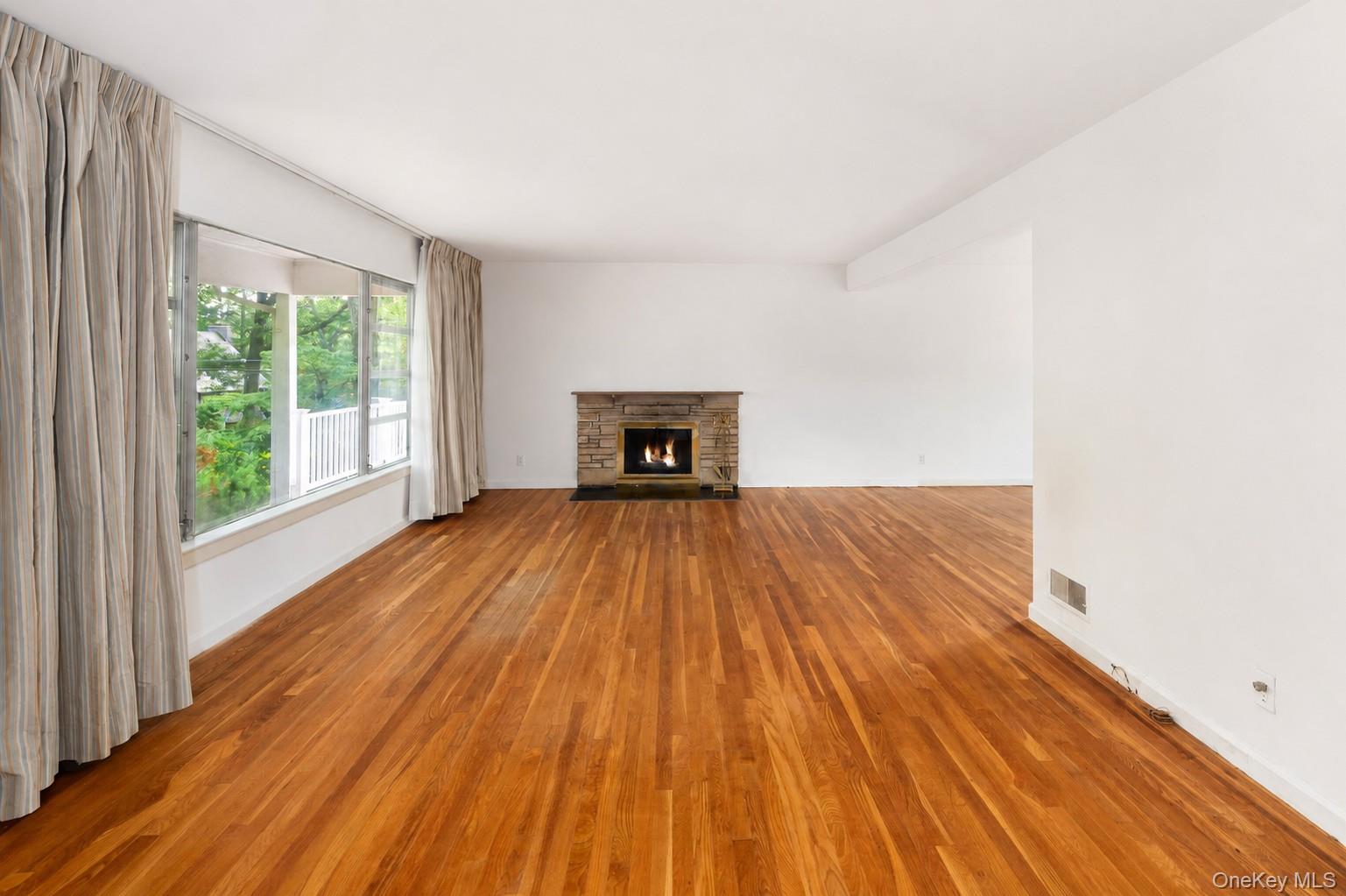 Photo 4 of this property