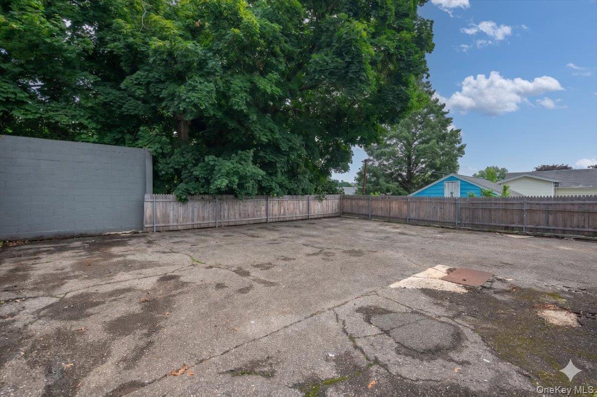 Photo 4 of this property