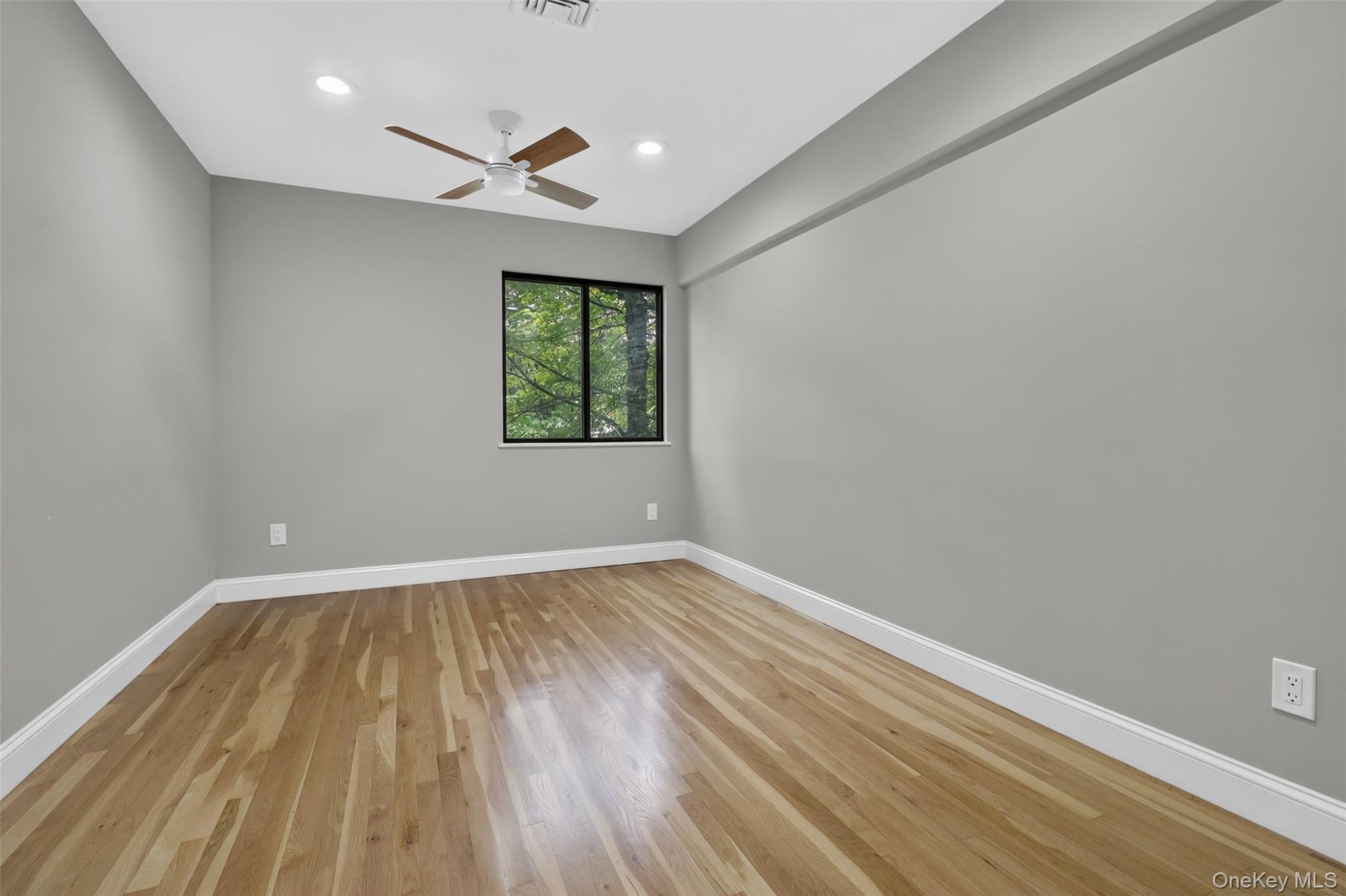 Photo 4 of this property