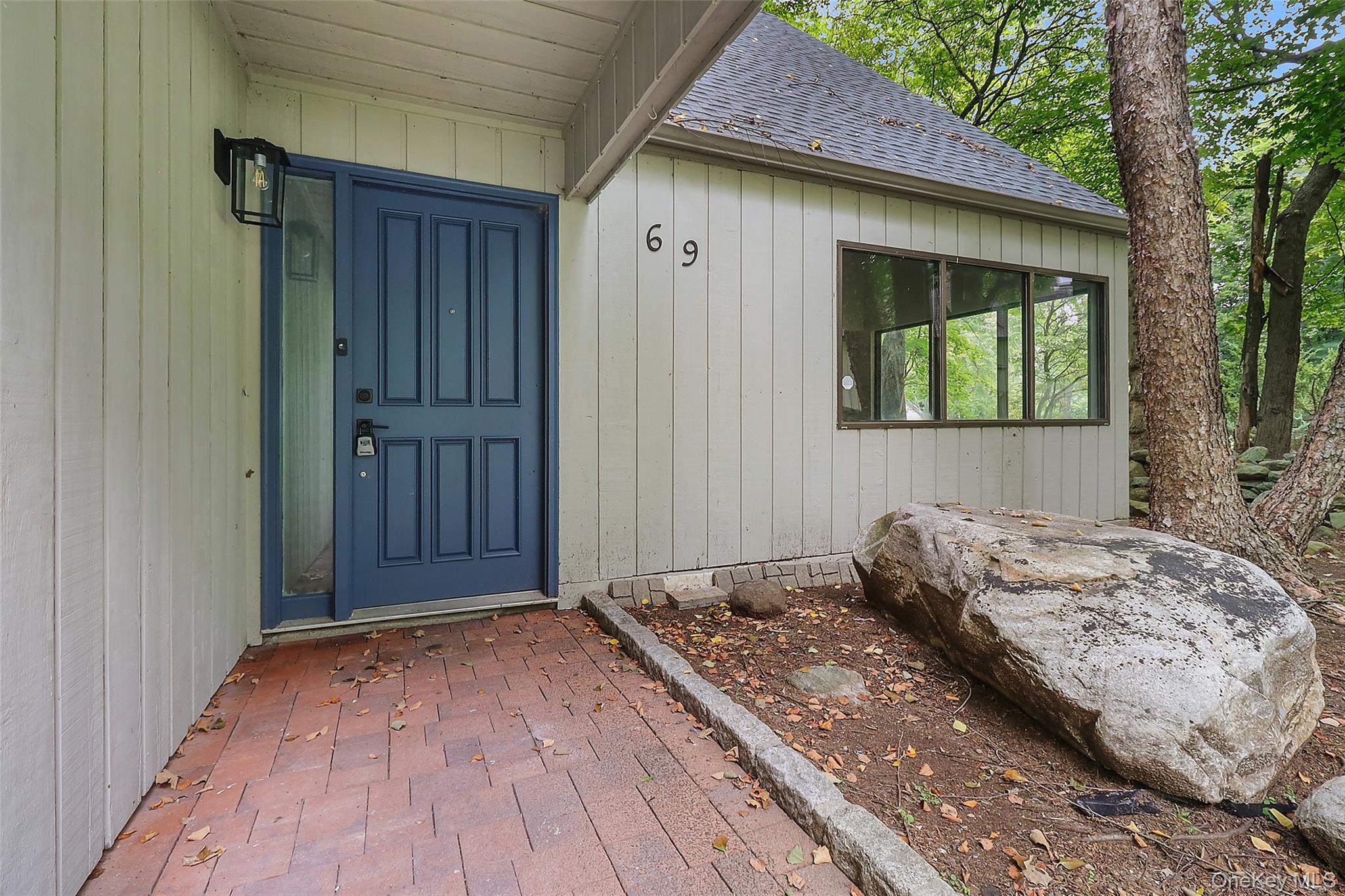 Photo 3 of this property