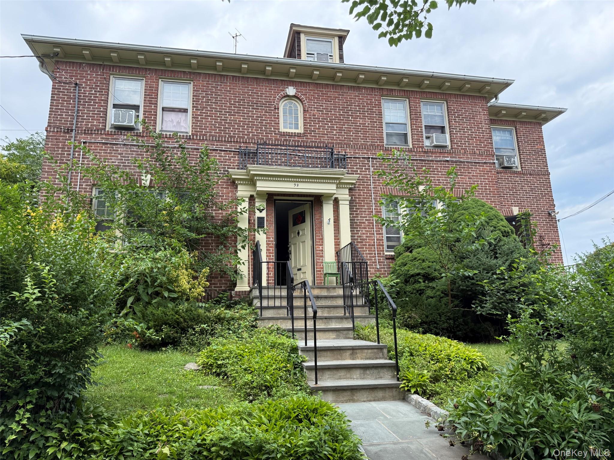 Beautiful Georgian Townhouse to be Sold AS IS.
Has good 250 gal. Oil t...