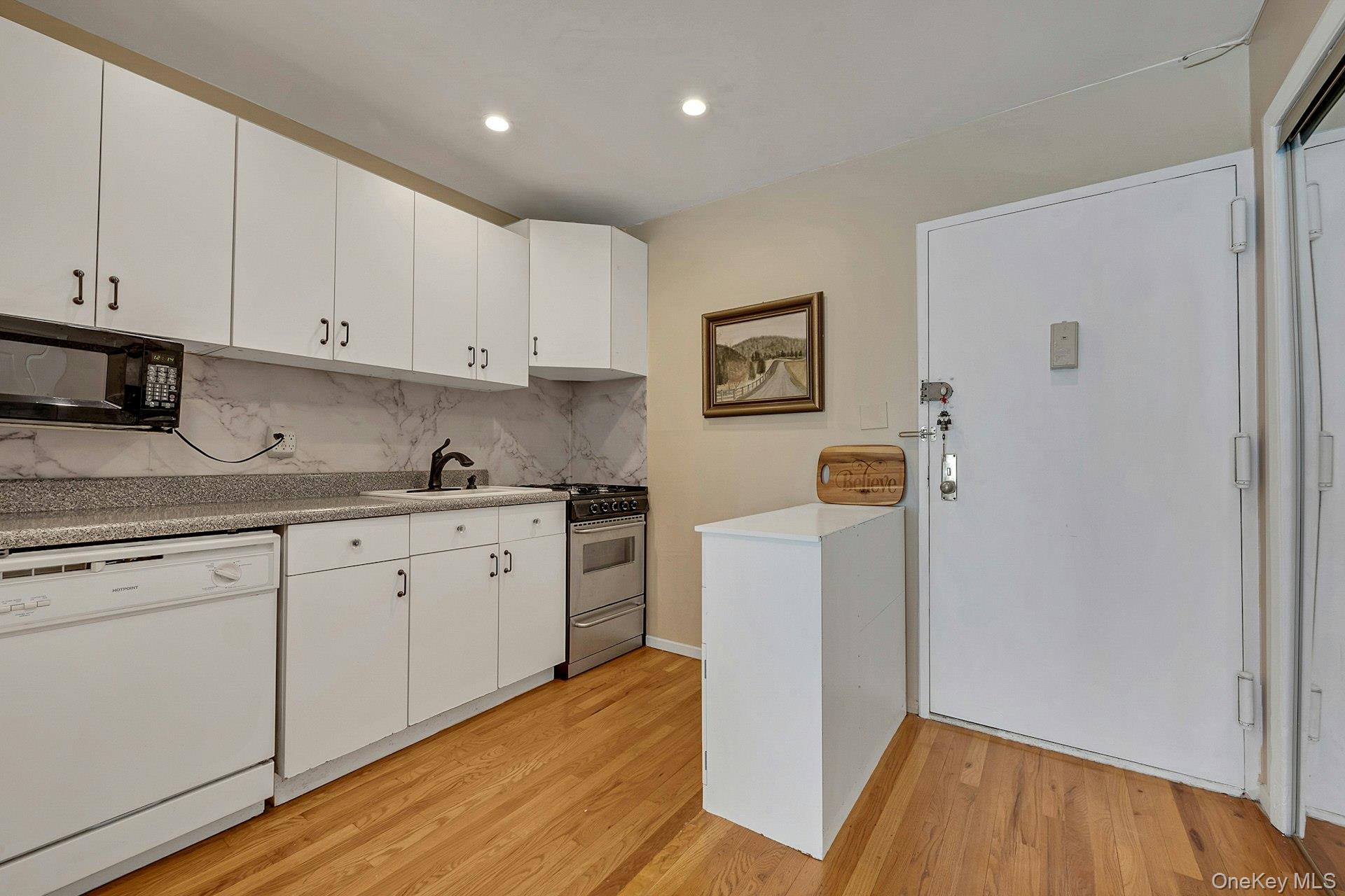Photo 4 of this property