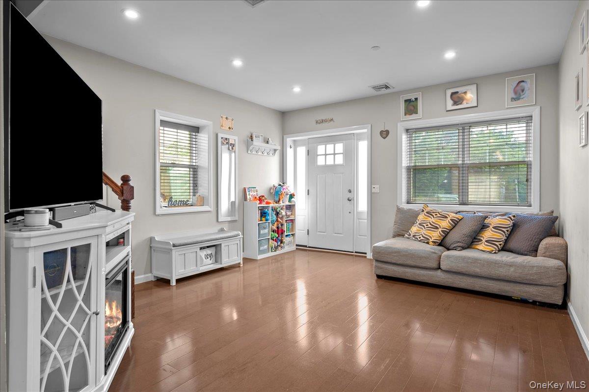 Photo 4 of this property