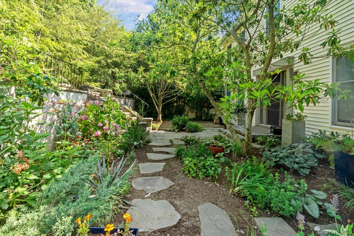 Photo 4 of this property