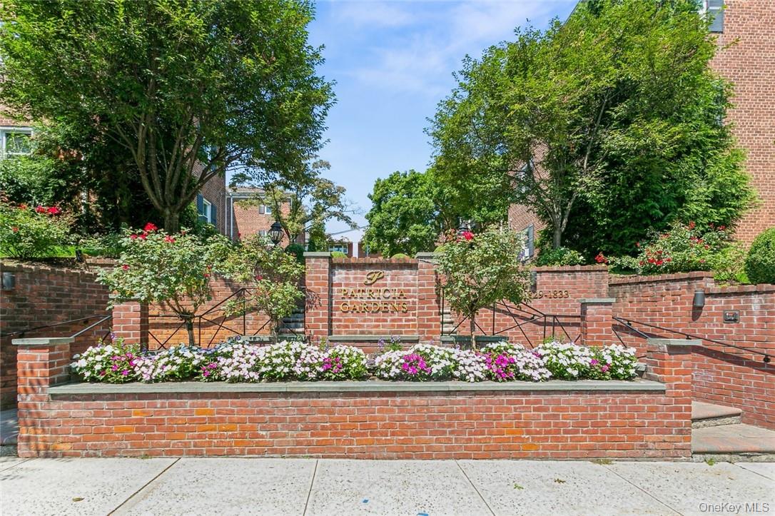 Don't miss out on this spacious one bedroom with courtyard views. This...