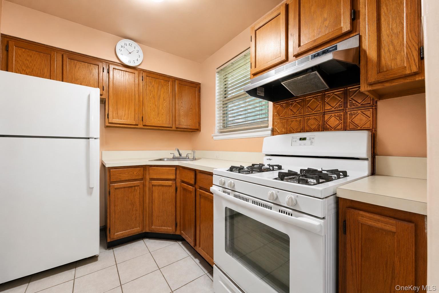 Photo 4 of this property