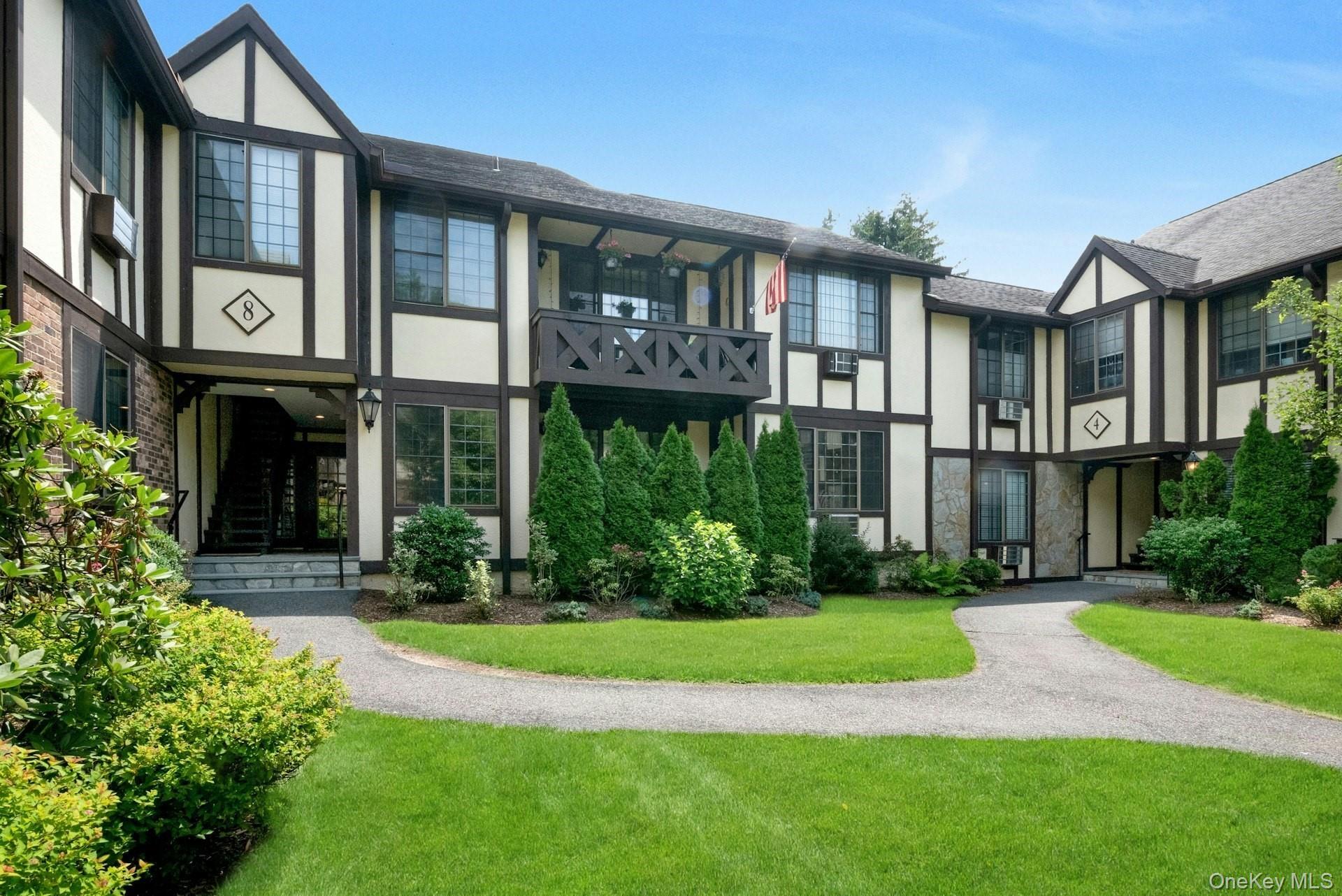 Beautiful Foxwood Condominium.. Picturesque Country Setting with Metic...