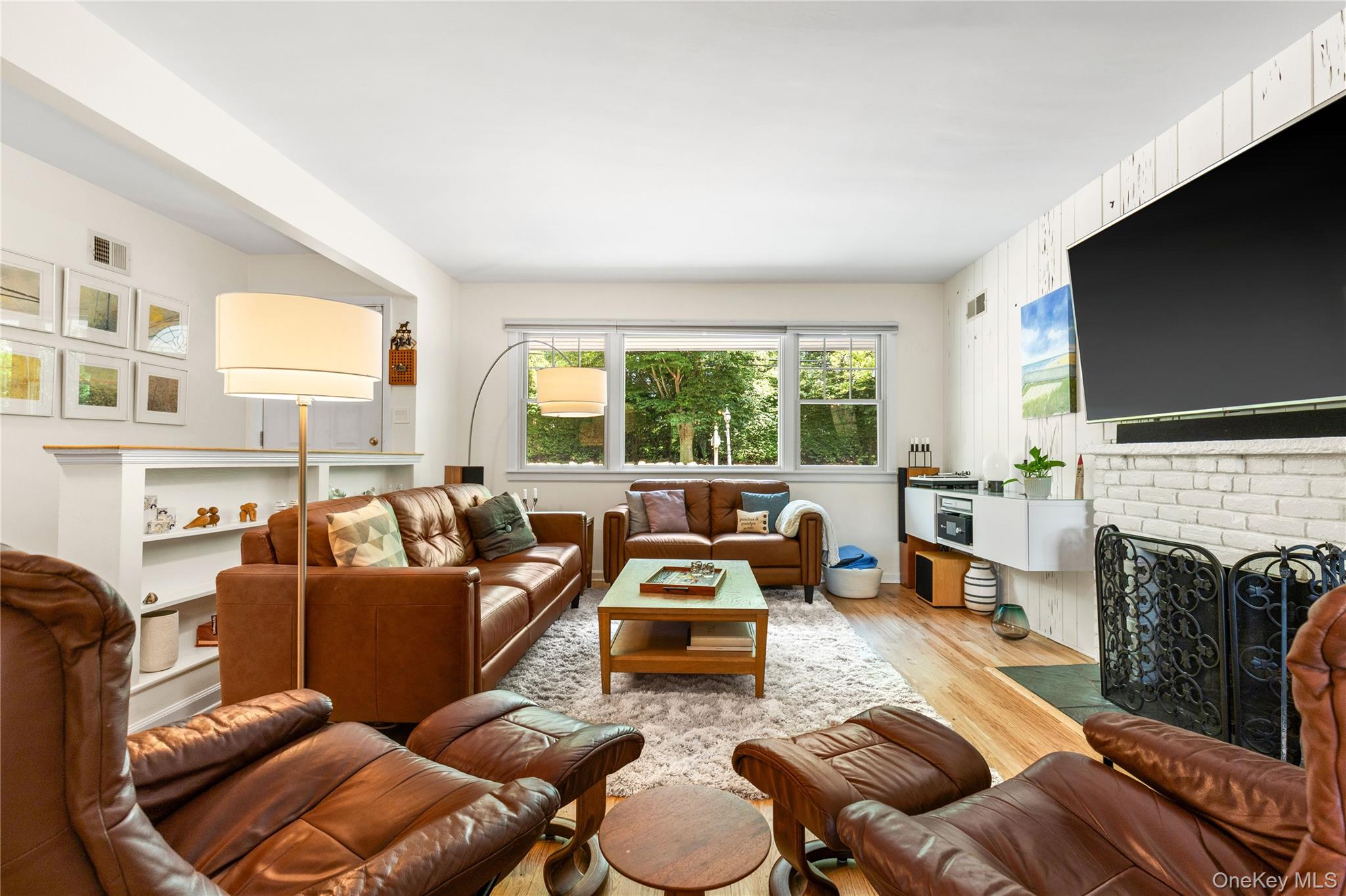 Photo 4 of this property