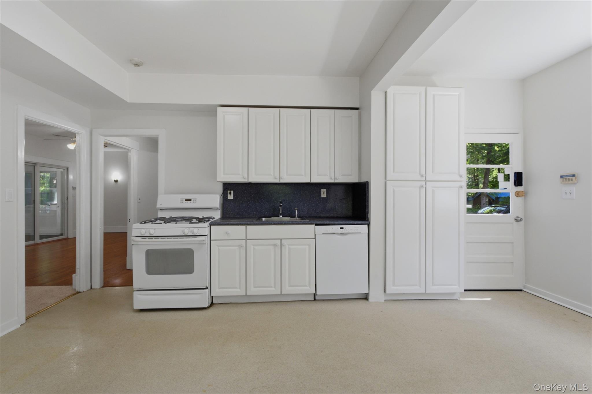 Photo 4 of this property