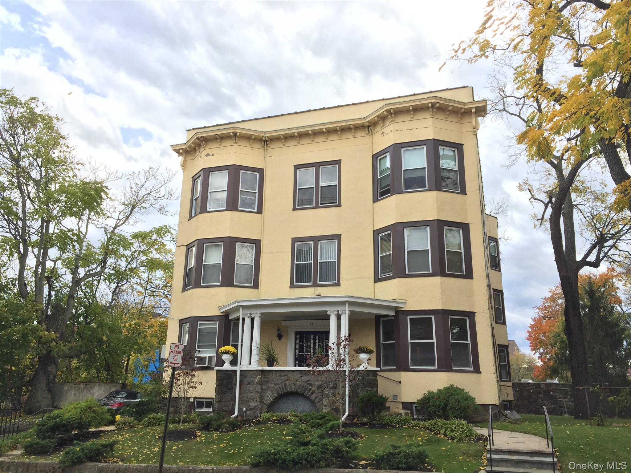 Recently renovated and freshly painted modern large 3 bedroom apartmen...
