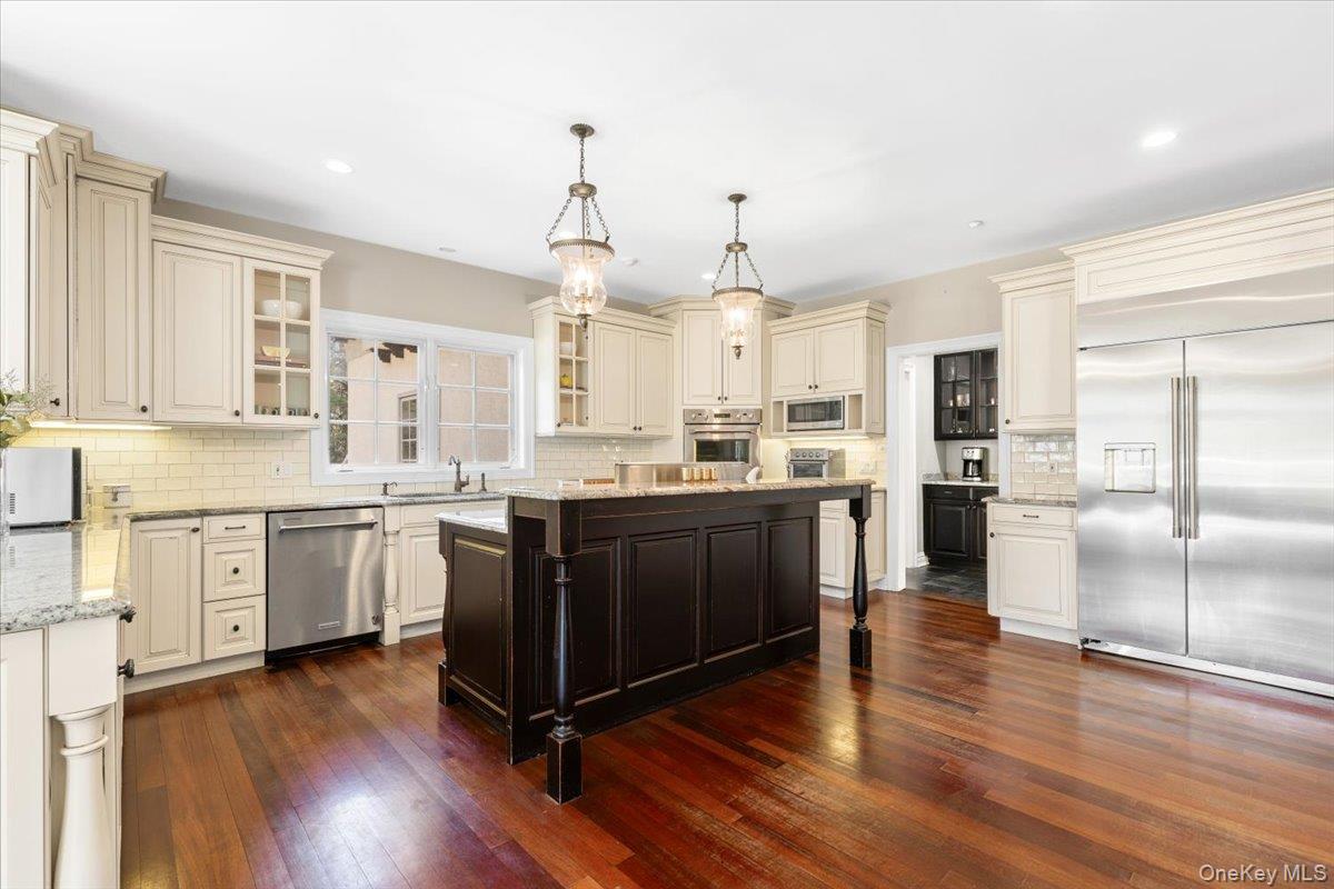Photo 7 of this property