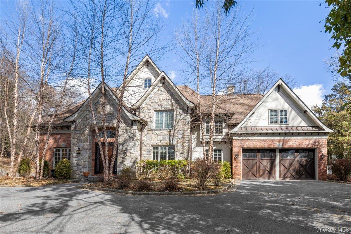 LUXURY RIVERTOWNS LIVING – COMMUTER’S PARADISE! 
Experience the perfec...