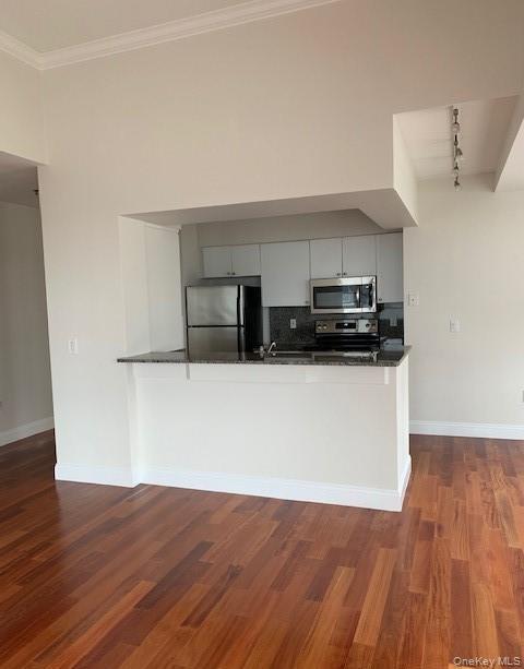 Photo 7 of this property