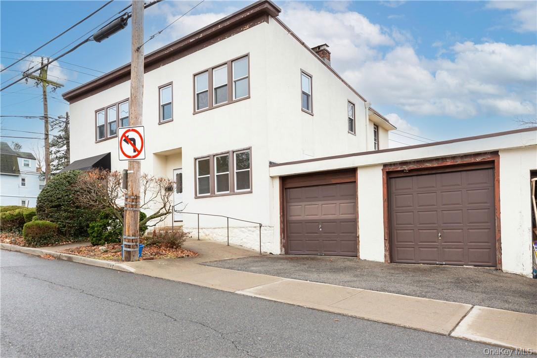Ideally Located Newly Renovated Apartment Close to All - Eastchester S...