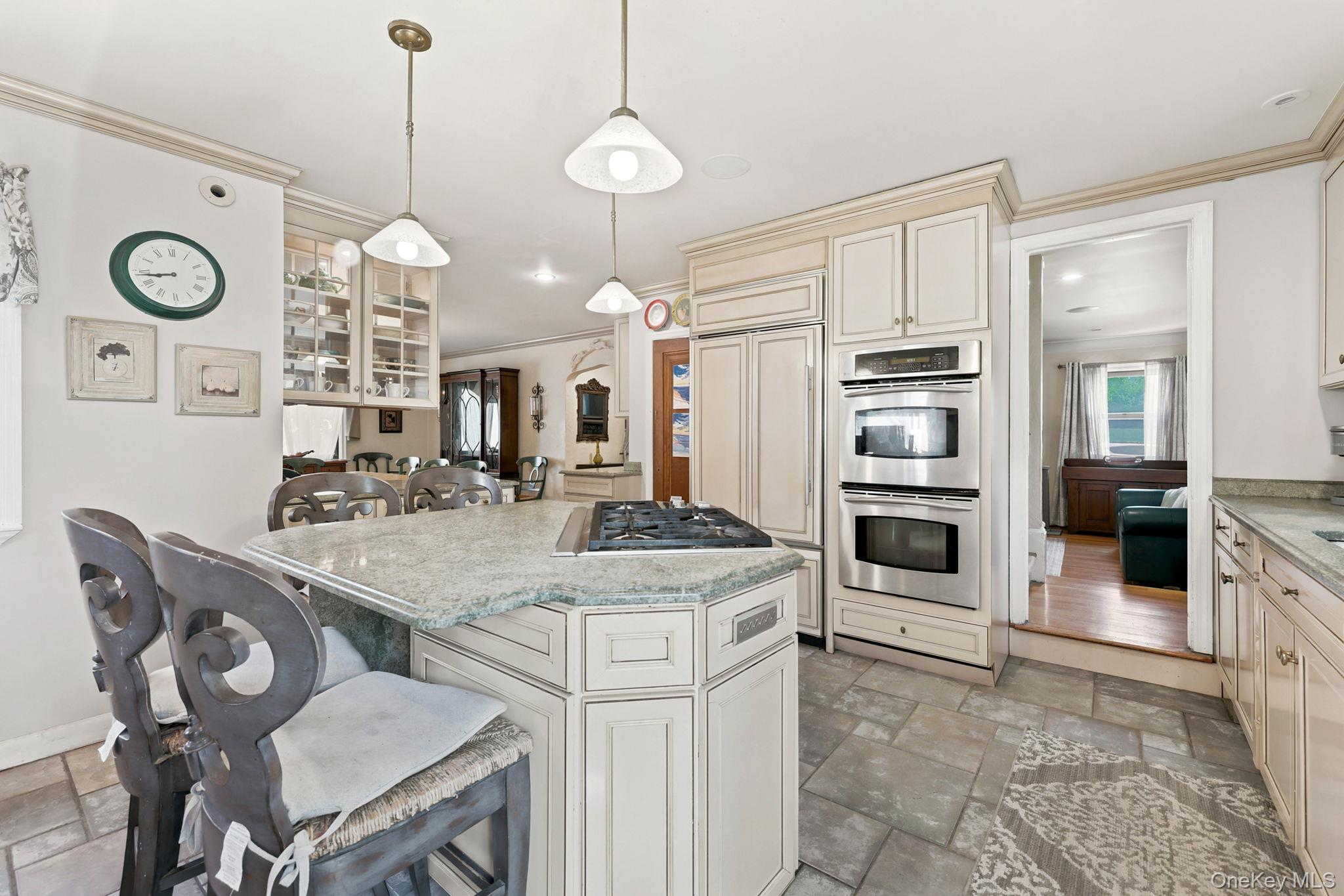 Photo 4 of this property