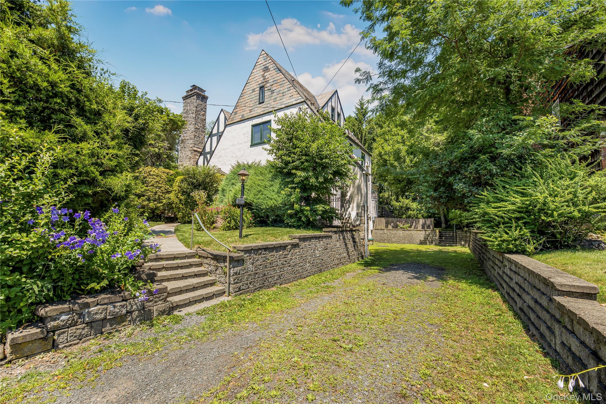 Photo 4 of this property