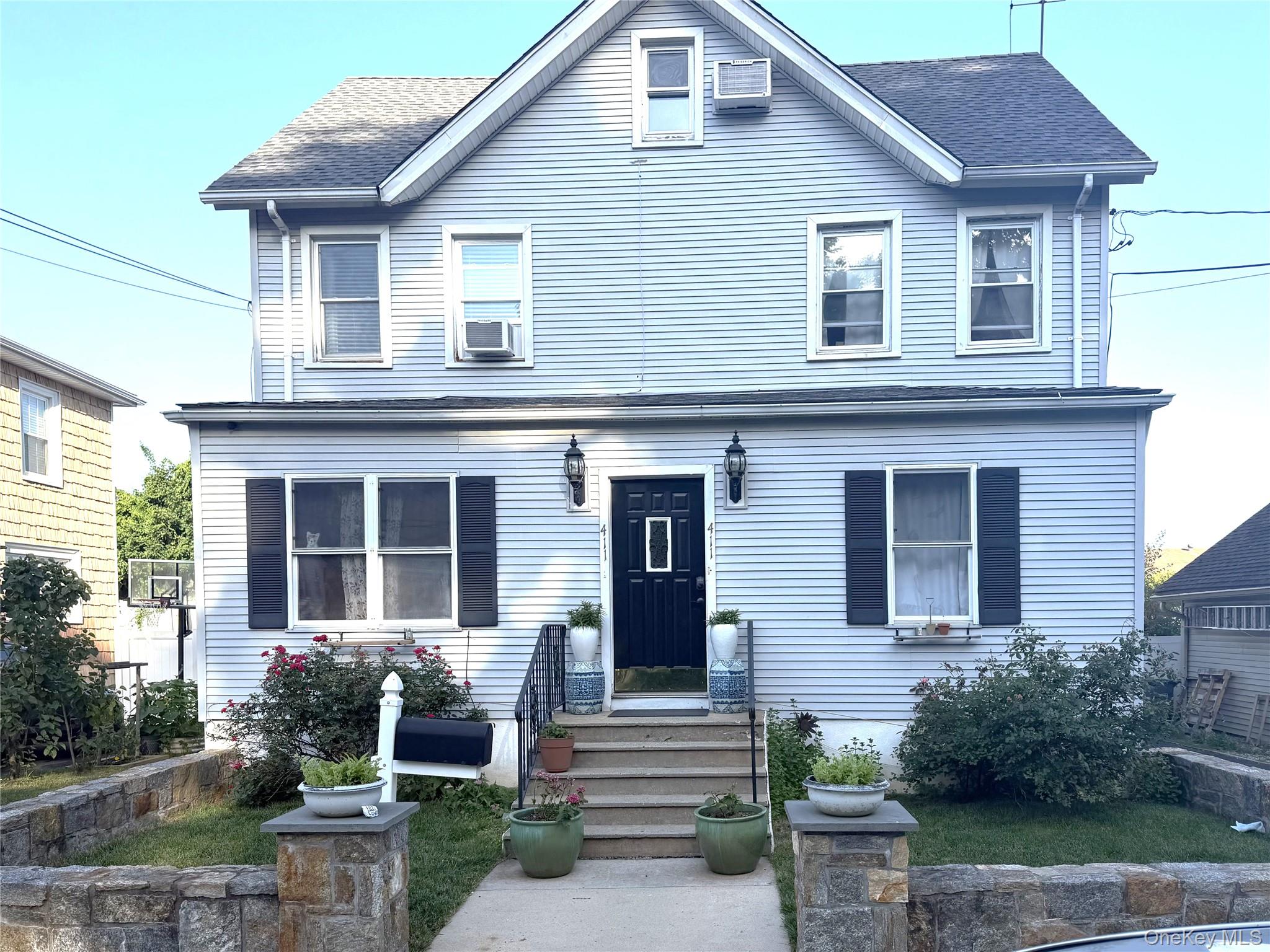 Unique Multi-Level home rental. Entry Hall, Sunny Large Living Room, D...