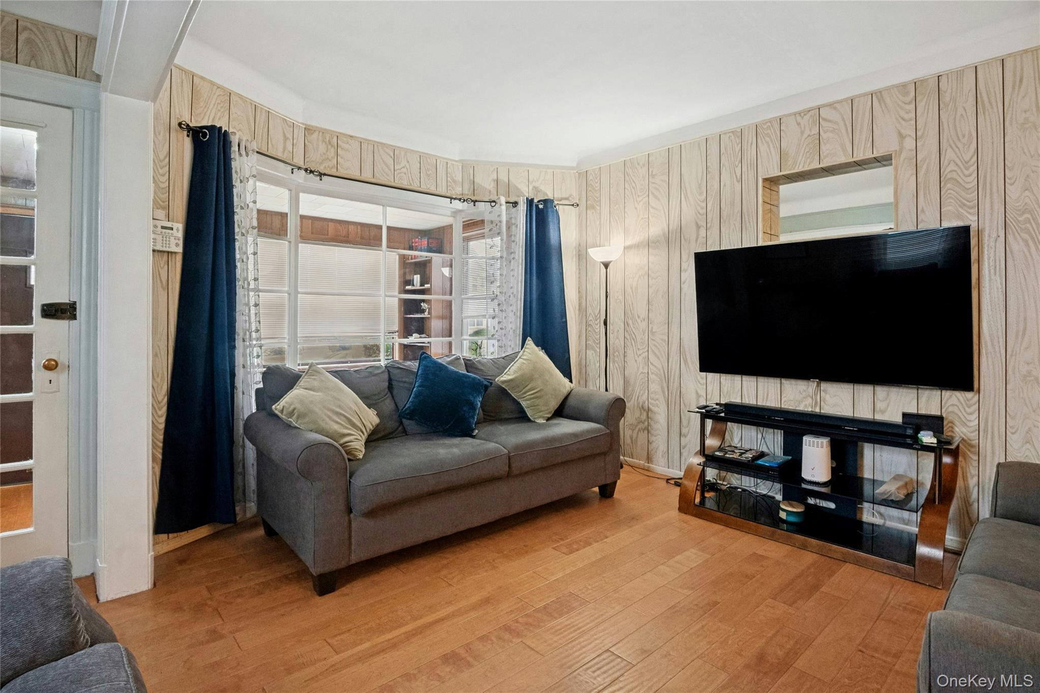 Photo 4 of this property