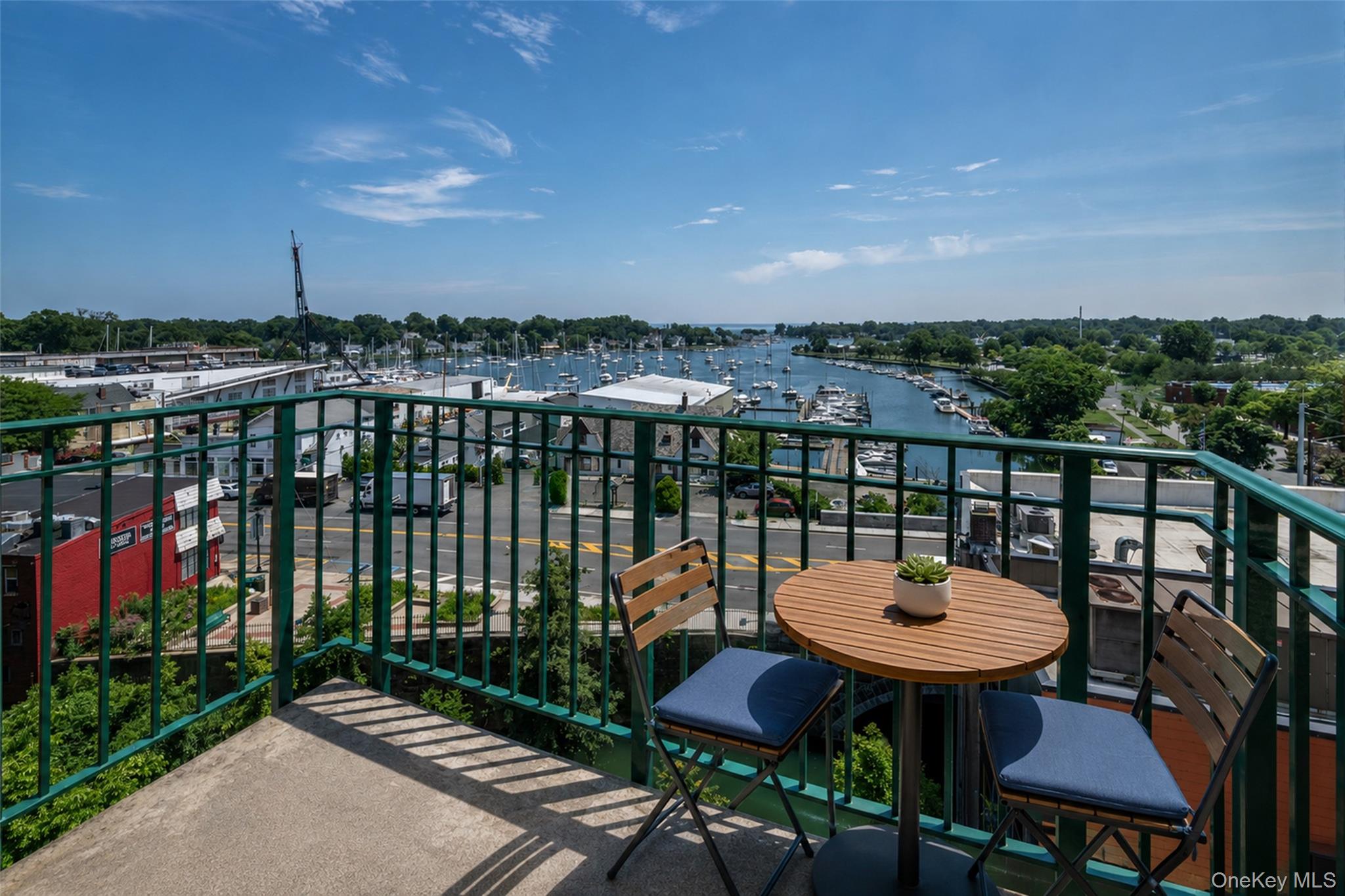 Enjoy coastal living in this spacious 900+ square foot, top-floor cond...