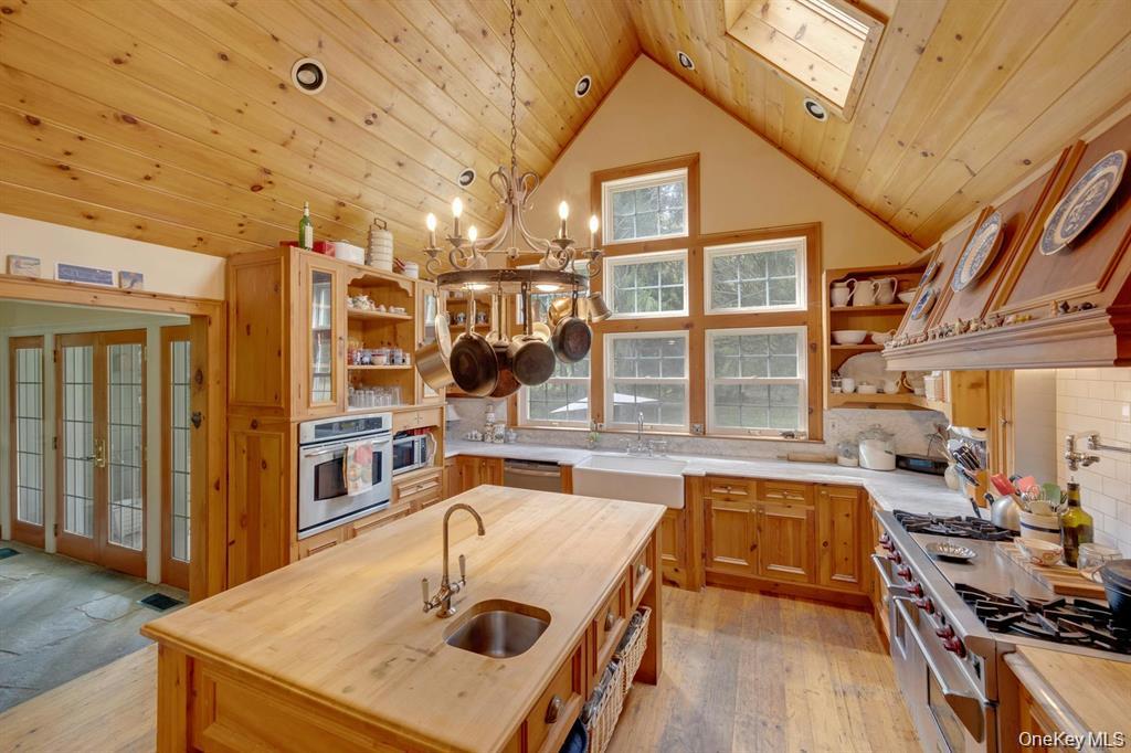 Photo 8 of this property