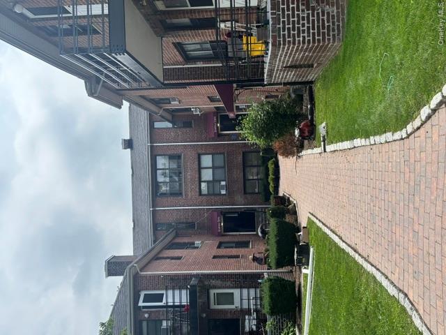 Brand new renovation, be the first to live in this fully renovated uni...