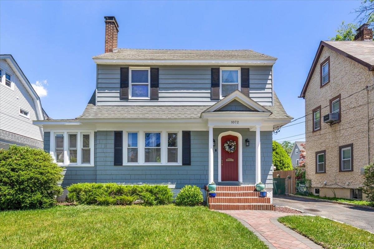 Timeless 1923 Colonial in Pelham Manor's coveted Prospect Hill neighbo...
