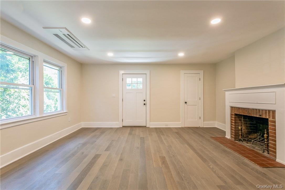 Photo 4 of this property