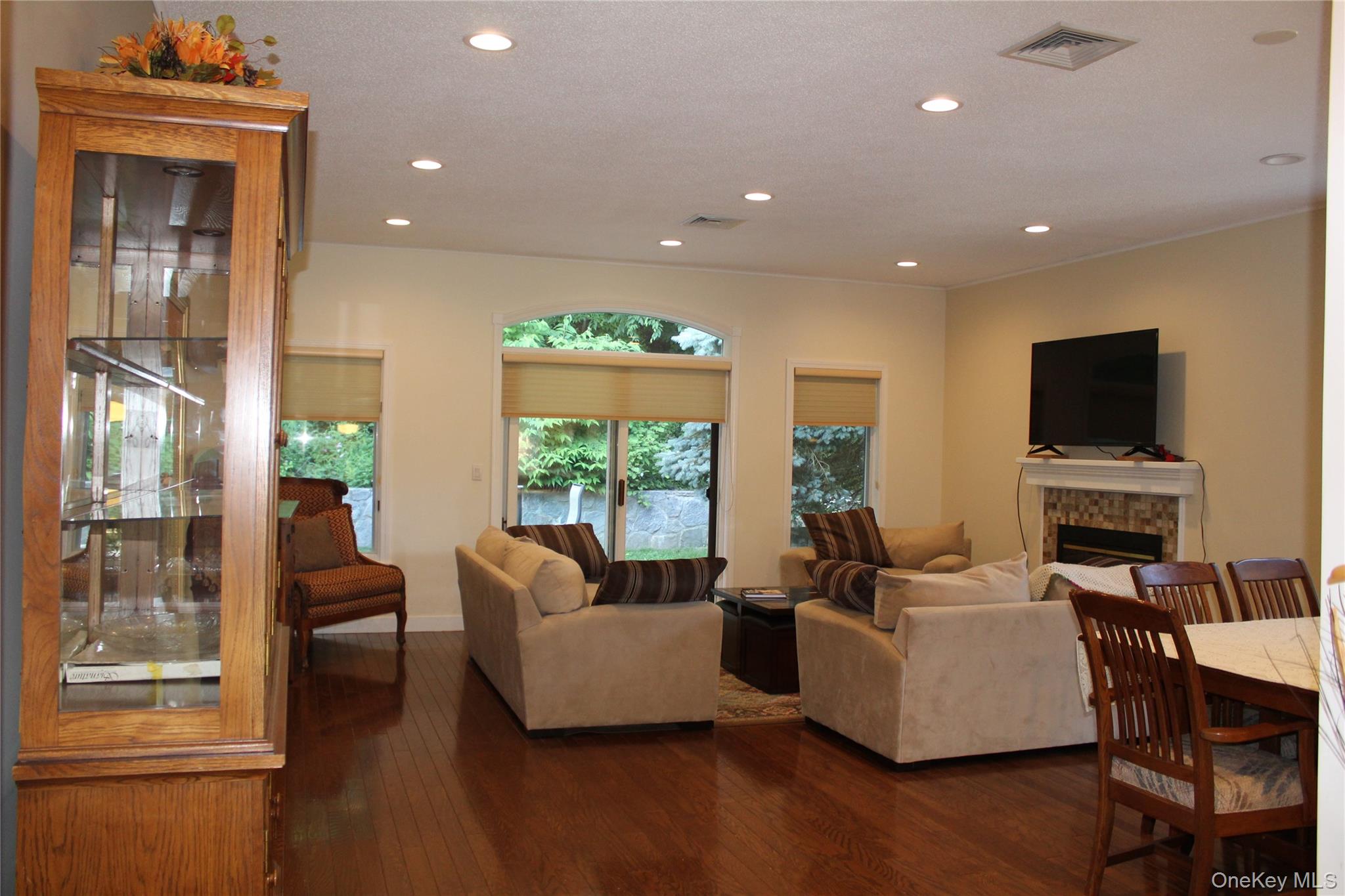 Photo 5 of this property