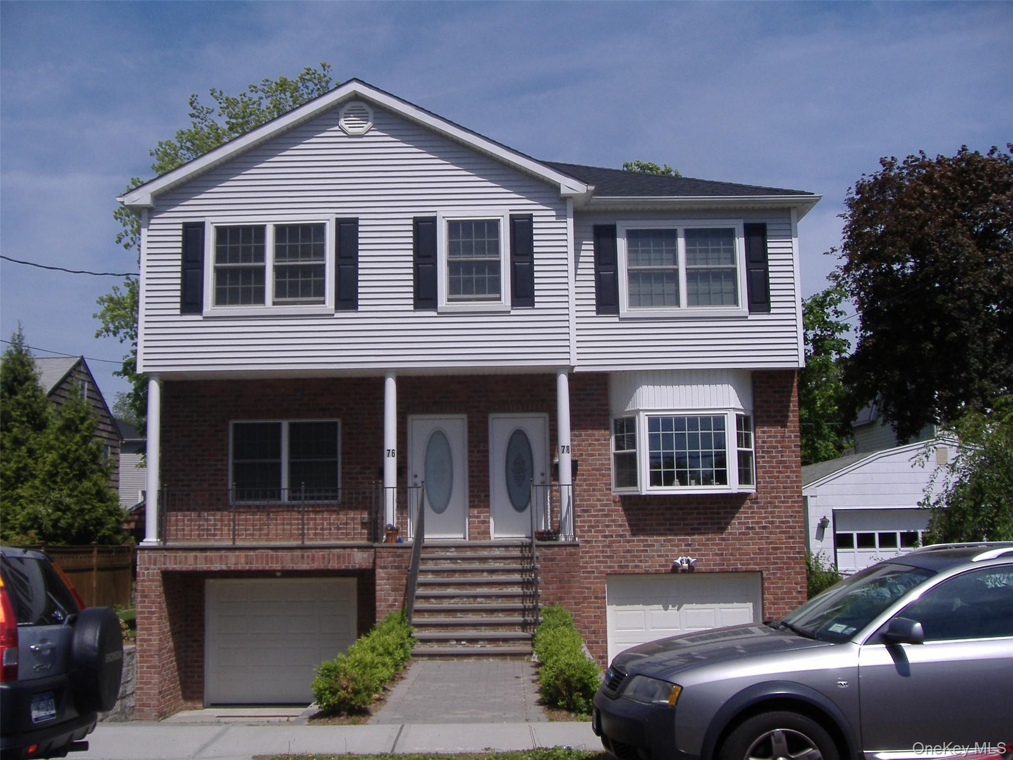 Beautiful Duplex Apt with EIK that has granite countertops and stainle...