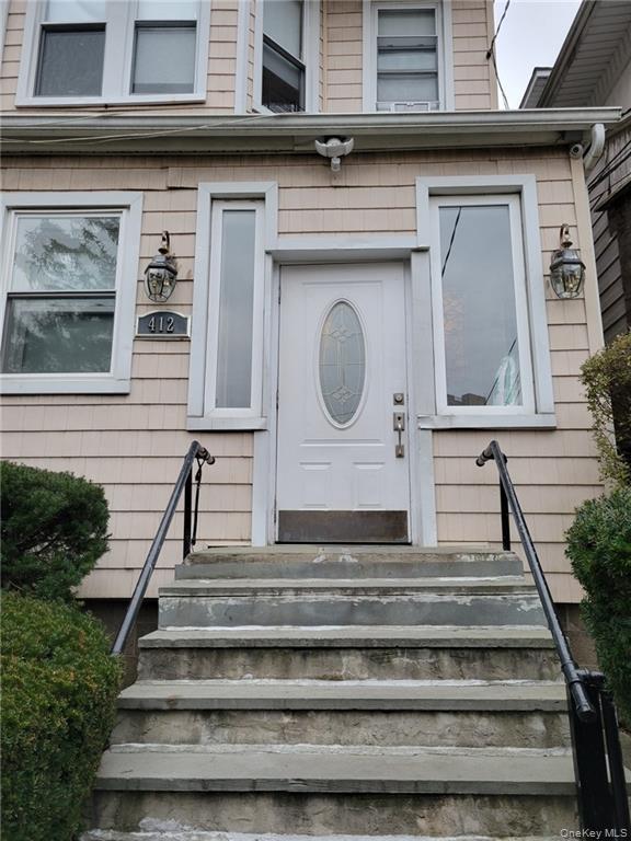 Spacious two bedroom in meticulously kept building with landlord on pr...