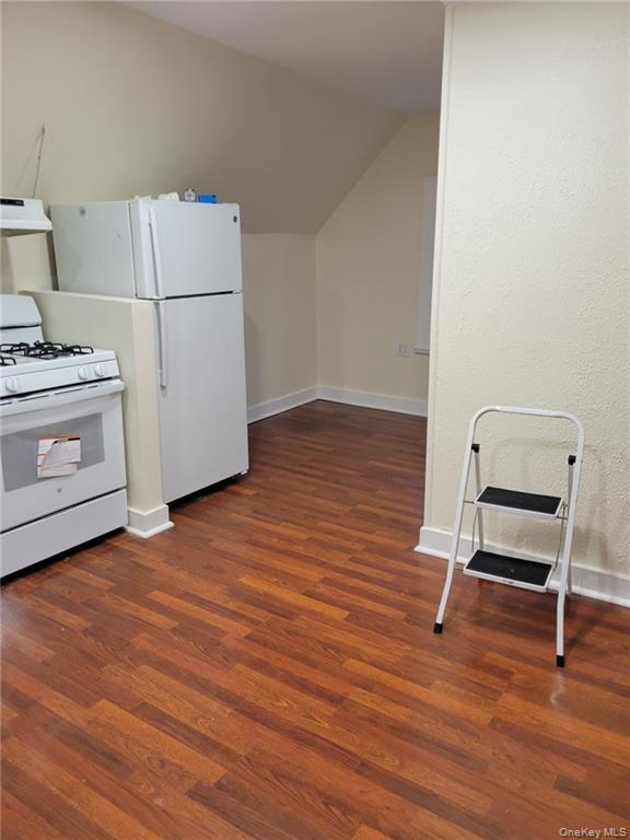 Photo 4 of this property