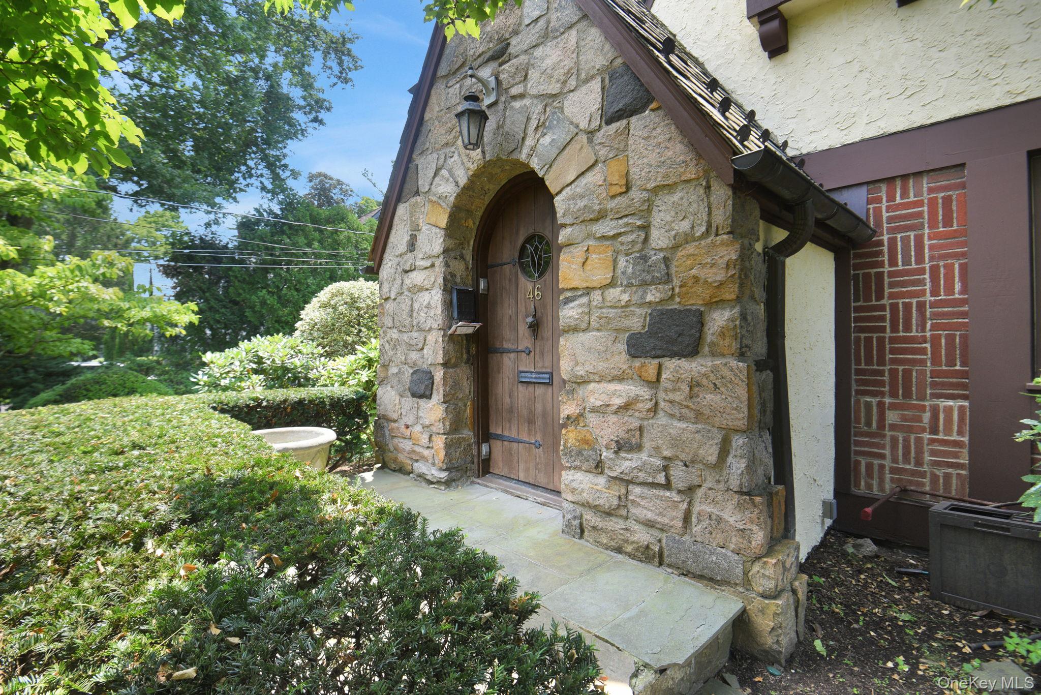 Photo 4 of this property